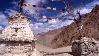 1024px-Pass_i_n_Ladakh.jpg