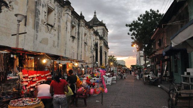 Street_in_León_Nicaragua_5.jpg